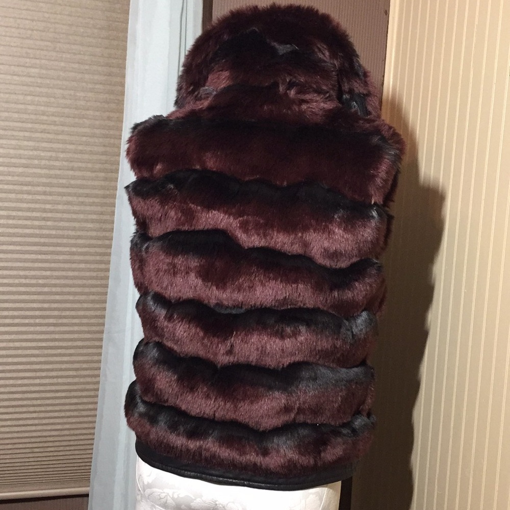 Inc faux fur vest size medium - Picture 2 of 6